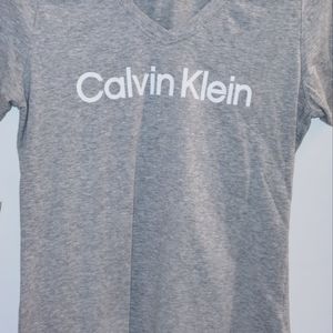 Calvin Klein V Neck Tshirt